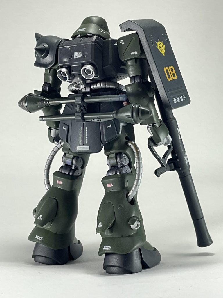 武装も90mmマシンガンだけでは寂しかったのでザク・バズーカやシュツルム・ファウストを追加装備。