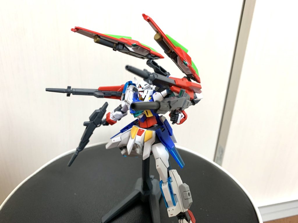 バスターは中、長距離を得意とする。射撃型機体である。