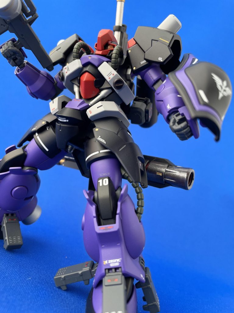 最後はギロリと見下ろすモノアイ写真で〆以上、ズィードムでした!他の作品に浮気ばかりして完成に一年もかかりましたが、その分思い入れのあるガンプラです。ご覧いただいた皆様に、無上の感謝を!ありがとうございました!