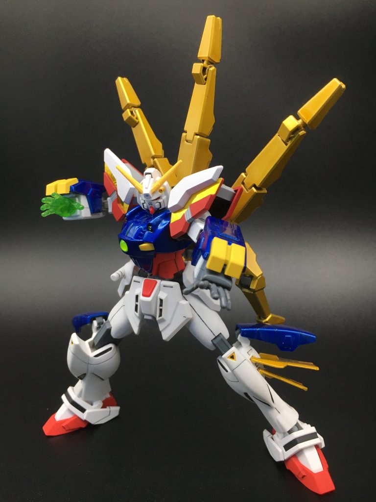 スーパーモード肩、脚が展開し、専用バックパックの色と形状が変化します。