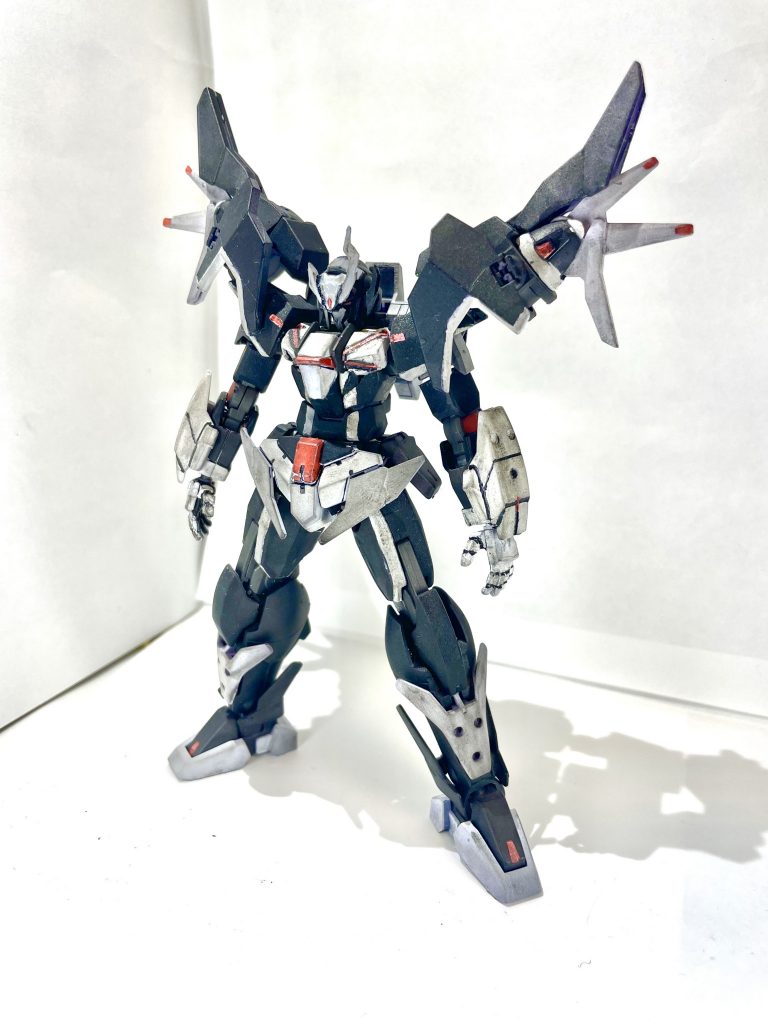 機体名  ダブルオーアークスカイサラを失い絶望に打ちのめされたミカミ・リクの心につけ込んだ謎のELダイバー「アズ」の力によって変貌したダブルオースカイ。姿形こそ元のダブルオースカイとほぼ変わらないが機体内部のデータは人工知能「アーク」によって書き換えられており、チート級の攻撃力、耐久力、機動力を実現している。さらに本機は搭乗者であるリクが持つ怒りや復讐心などの負の感情とリンクしており、それらが高まることで限界を超えた性能を発揮する。