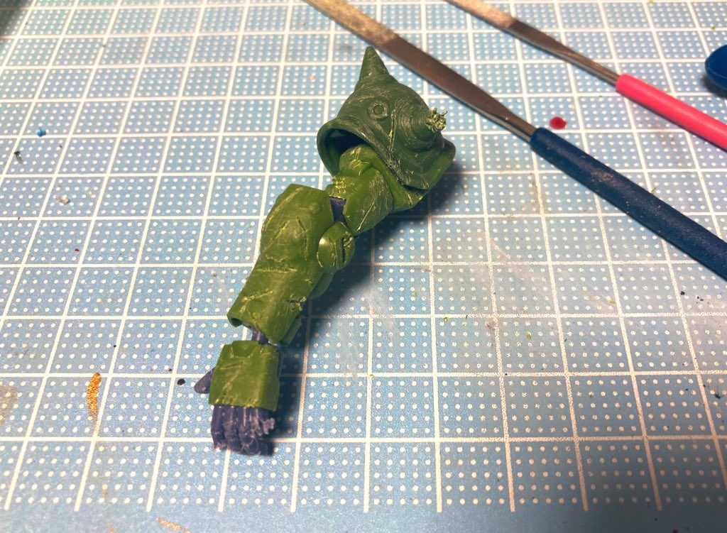 ザクII改の本体は別ジオラマにする予定で、今回は予定で使用しない腕をもぎ取ってきました!!そして切り刻みます| Ꙭ)و゙ ㌧㌧