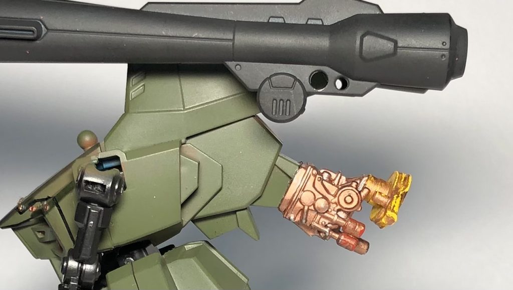 制作中にロートルさんからいただいたコメントを参考に、背中には謎のエンジンを搭載してます😅