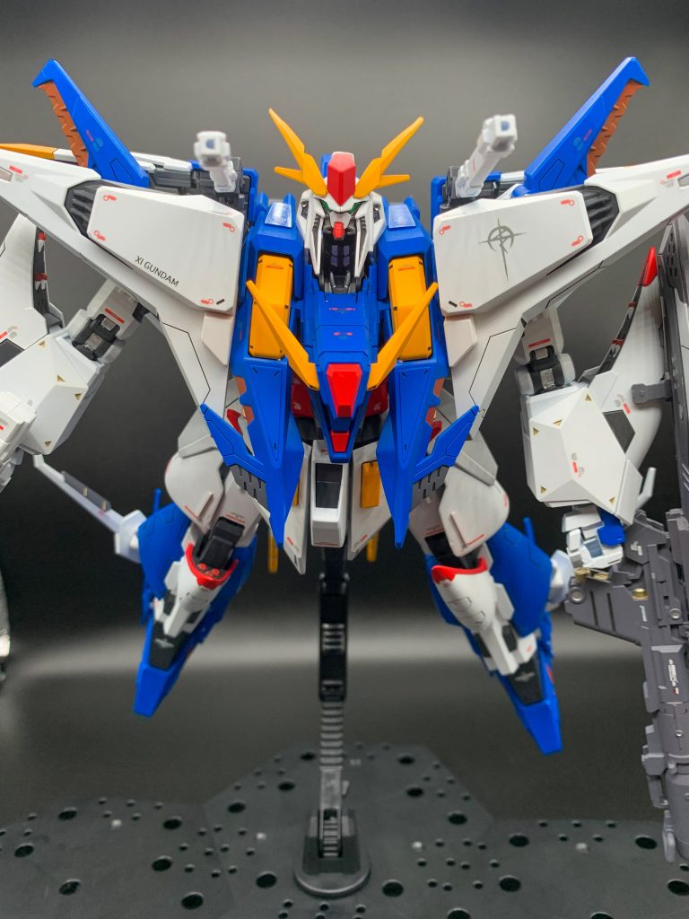 ビームサーベルの軸を変更。自由に角度を変更出来ます。