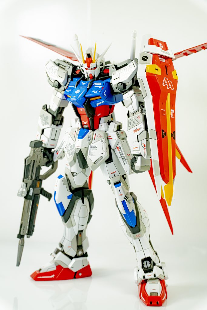 白背景。なんか首が短い。