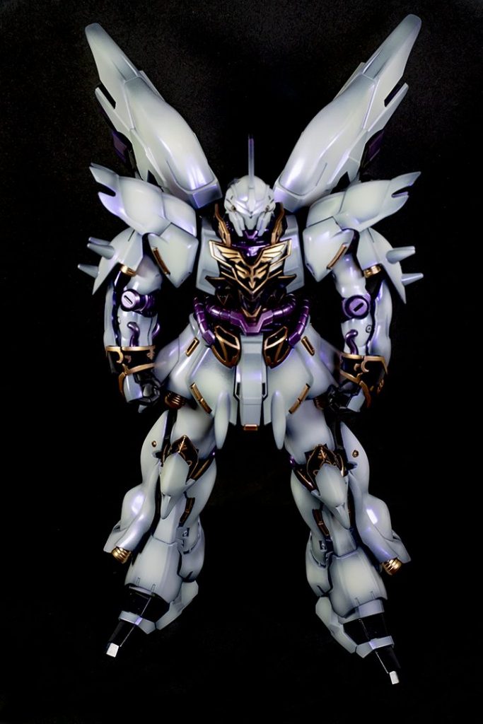 パール部分は黒下地塗装からの立ち上げでグラデーションを作ったあとにアメジストパープルを2度吹き→クリアで処理しています。