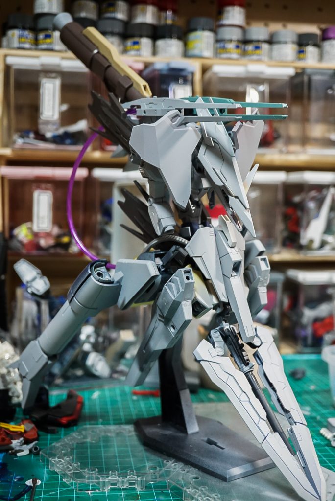 実質の最終サフここから塗りながら色々変えていきました、終わって良かった…ちなみに制作途中で30MM企画がスタートしたので、そちらのパーツの使用割合を増やしたり変更かけたので尚更時間かかってしまいました企画的にはちょっとわかりにくいかもですが、アクセントや接続パーツとしてそれなりに使ってます30MM