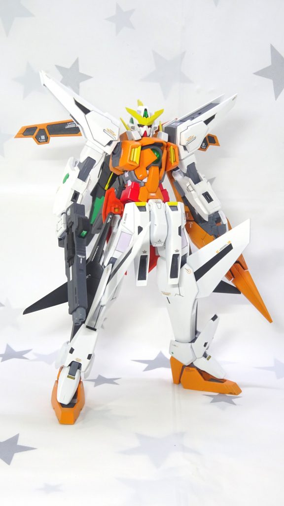 斜め右。ビームサブマシンガンの2色塗り分けが奇跡的にキレイに仕上がっている。