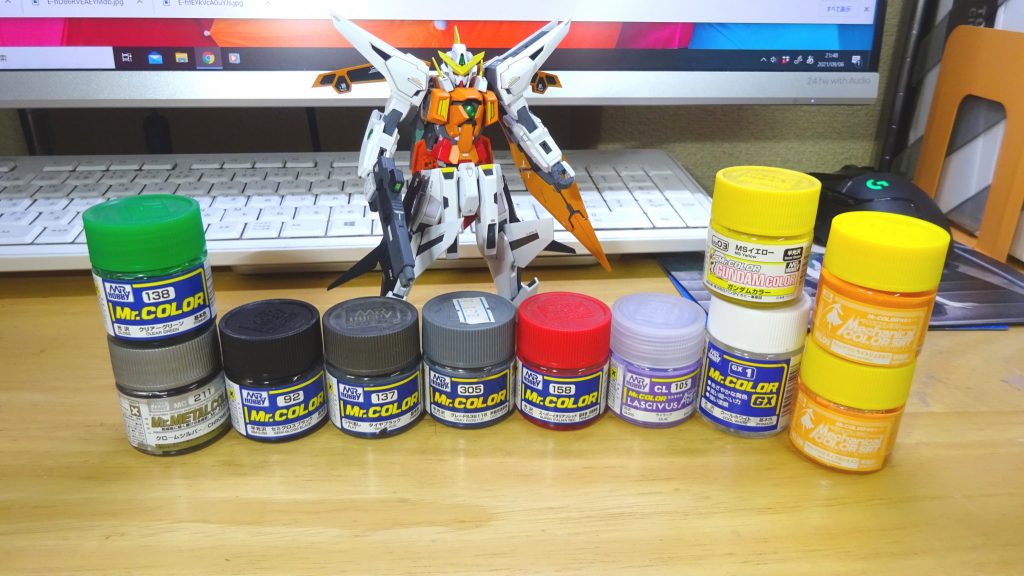 使用した塗料。ライトジェオルジがとても良い色でした。セミグロスブラックとタイヤブラックの混色の割合はもう思い出せません。いつも雰囲気で決めてるし仕方ない