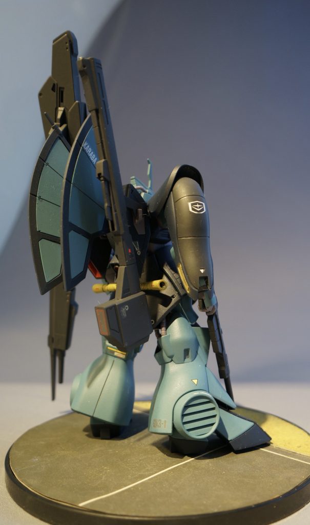 くるぶしのルーバーの中には何が入っているんでしょうね?