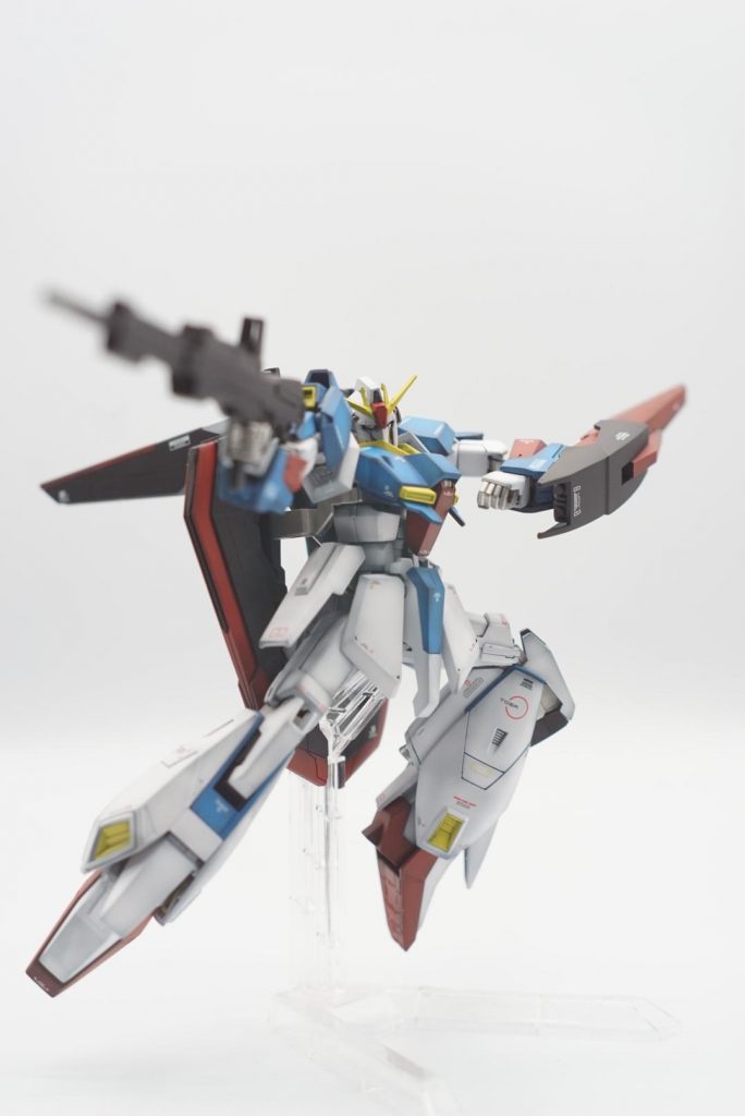 デカールはハイキューパーツさんのRBコーションデカールスミ入れと全体につや消しクリアで仕上げました淡い色のカラーにZガンダムのスタイルの良さカッコいいです！