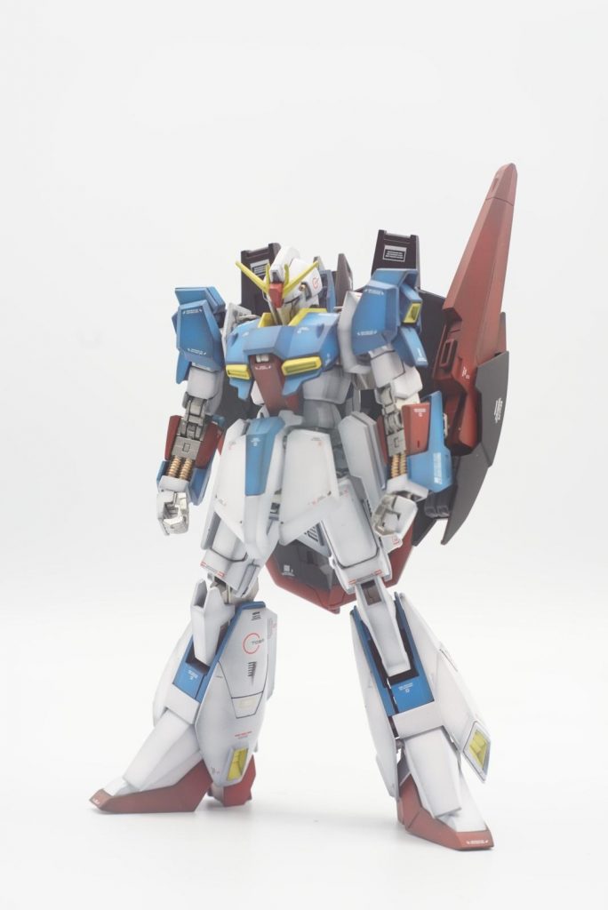 関節部、一部の内部フレームはジュラルミン系のシルバーでメカの表現をしました