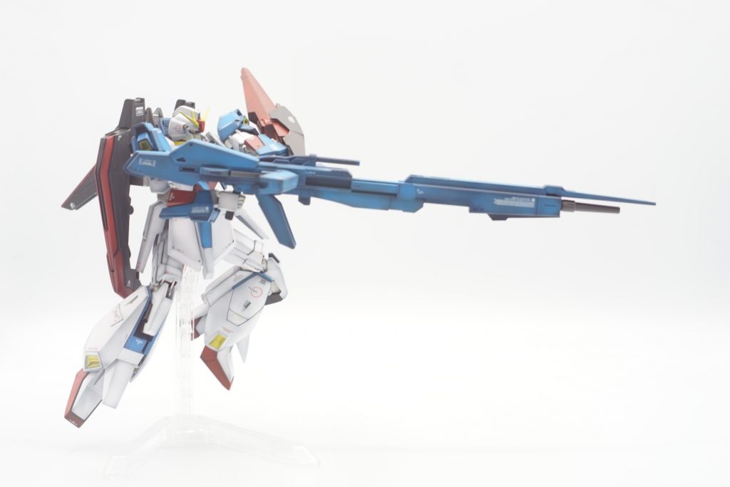 その他、外装や武器類は黒を下地に塗装しています