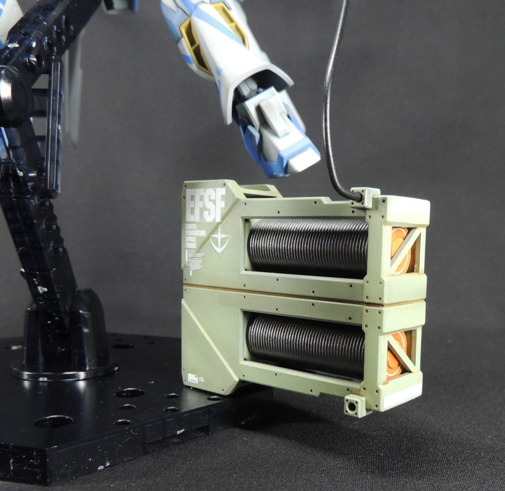 ミリタリー感を高めるよう配慮し、ガンダムカラーMSグリーン(量産型ザクの色!)で塗装しました。