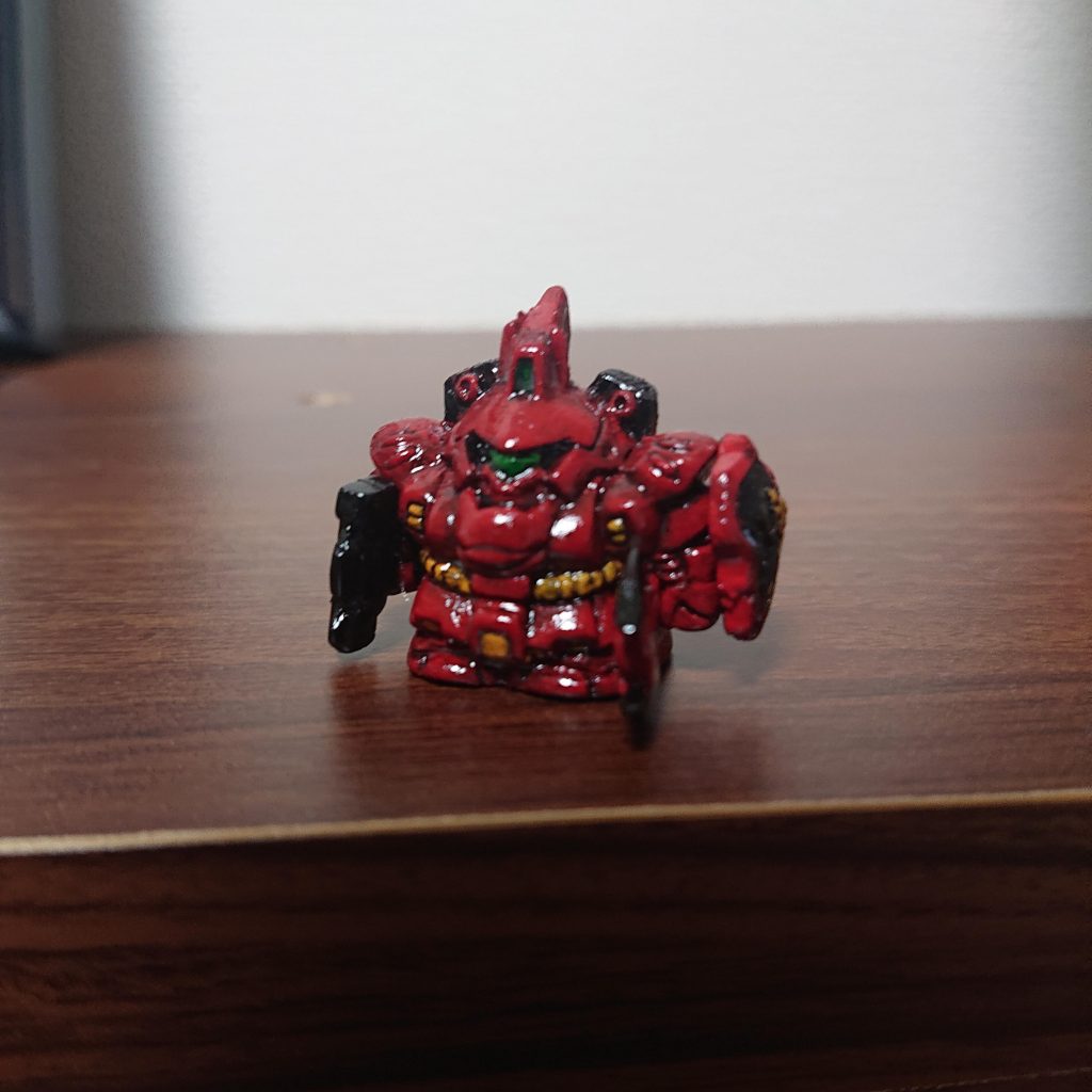 サザビーはテカテカしてるイメージなのでトップコートの光沢吹いたらテッカテカに(笑)