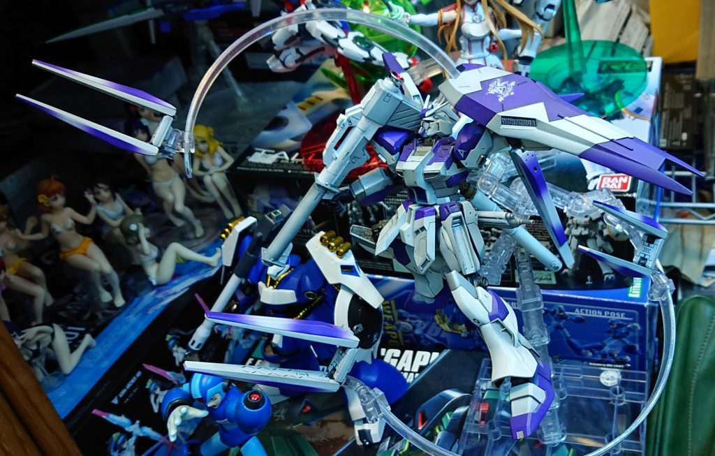 プレイングベースAはオールレンジ攻撃系の武装を展示するのにいい感じなのでお勧めです