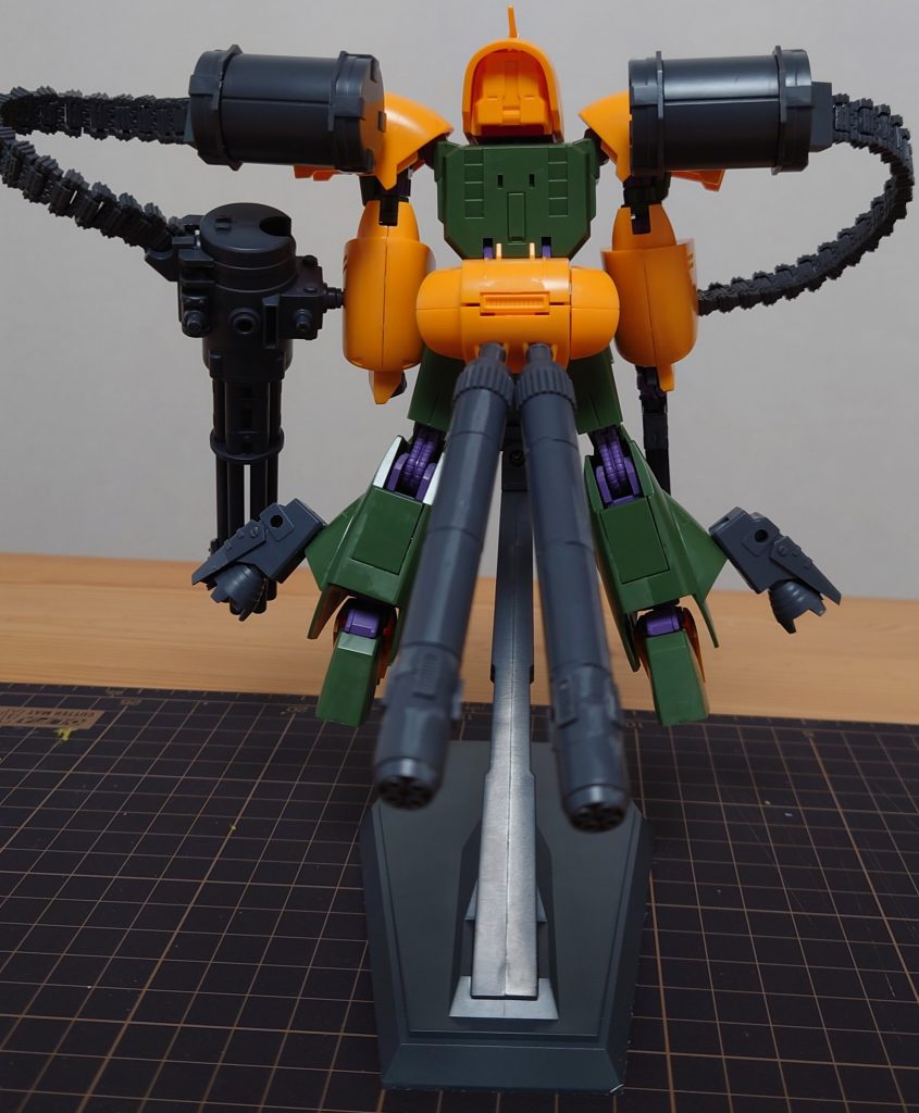 全体のバランス確認。MSGはHGには大きいかも?と思いながら組んでいましたが、アッシマー自体が大きなMSでしたので、あまり違和感なく付けられたかと思います。