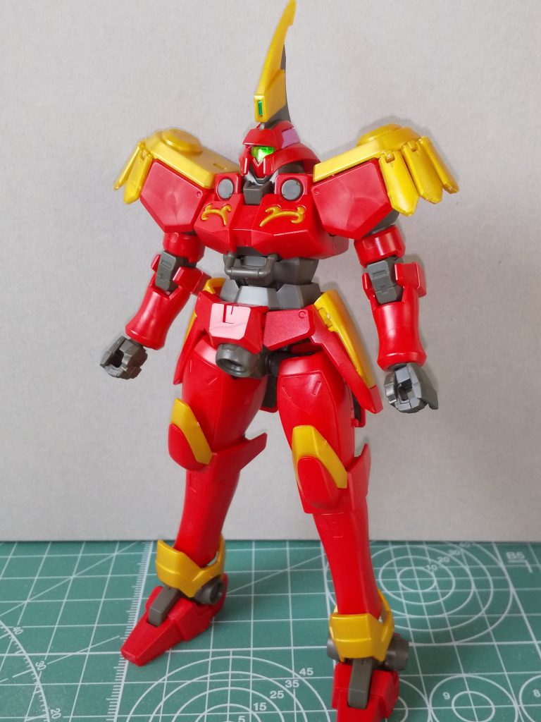 マントなしで１枚ボディや脚が新規造型パーツでスラッとしてますリーオーよりも脚が長い