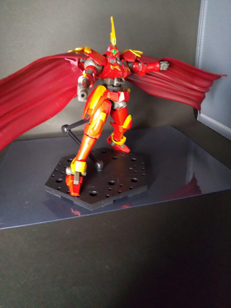 射撃姿勢で１枚コミカライズされてる、ときた洸一先生いわく、武器はライフルではなく、マスケットだそうです