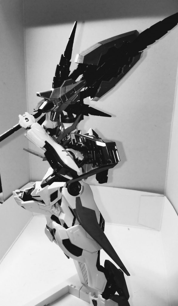 清廉なる王の剣–2枚目/制作者：十一司狼