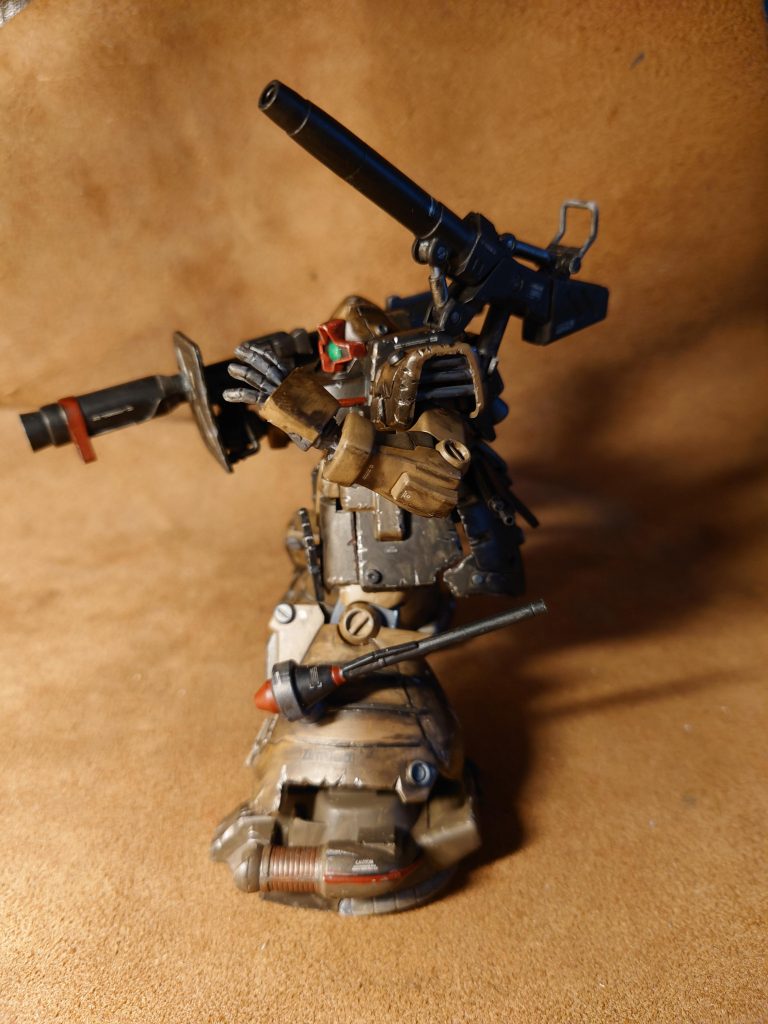 細かいディテールや塗分けなんのその！壊して汚す！