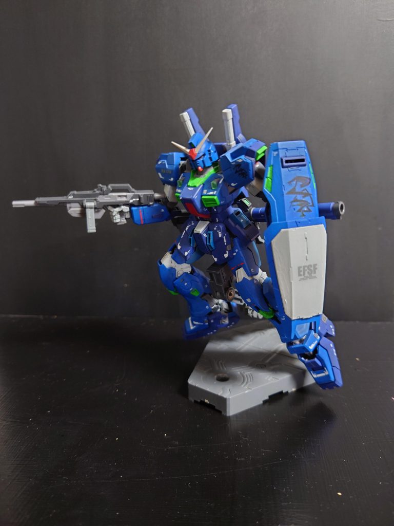 RGの造形ならもう少し微妙な塗分けとかした方が良かったかな？私的には充分格好良い！