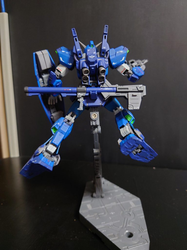 脚部の動力パイプは作り直せばよかったかな…バーニア内部も迷ってて塗らなかった… 