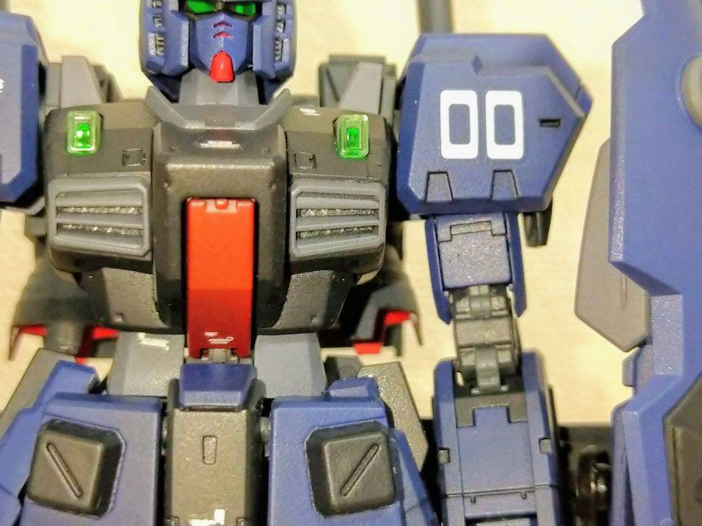 その他、改修した部分は写真ではわかりにくいですが、胸部ダクト内にメッシュパーツを使用しています。