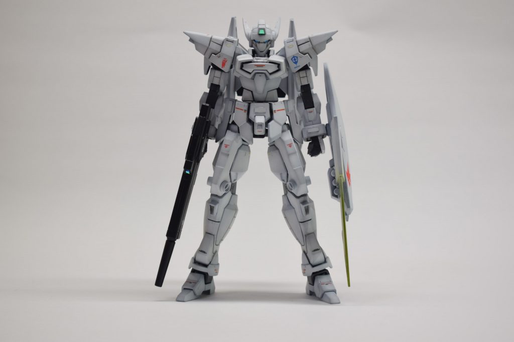 フロントショット。グラデーション塗装で重厚感が出てます。1500円のキットには見えないはずです。デカールはAGE汎用を使用。全体に細かく切ったプラ板を貼り付けて情報量を上げています。