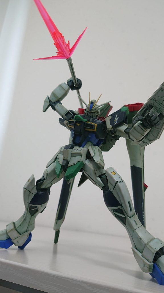 素組→デカール→トップコート→フィルタリング→ペーパーで磨く→トップコートで思ったより手がかかった。新たな試みでしたが、かっこよく仕上がったと思います。