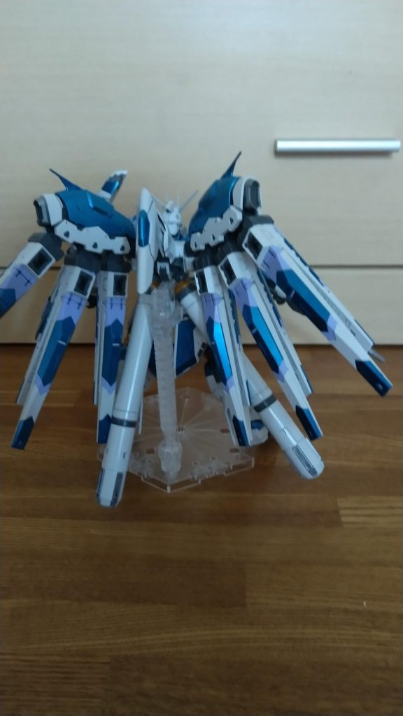 リアヘビーな為、スタンドがないと倒れるという仕様。スタンドも買っておいて良かった!!