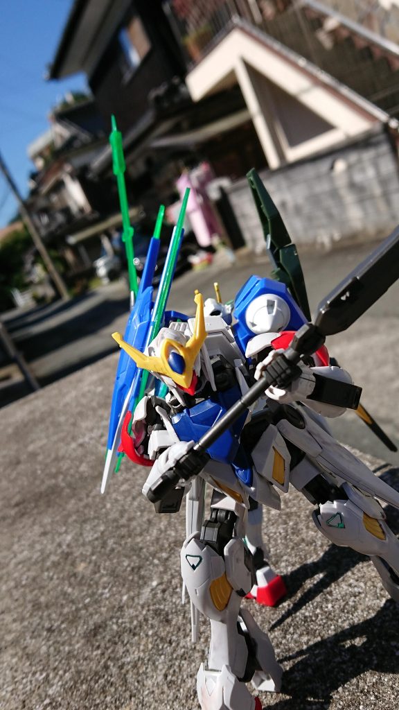 背中を託す戦士達–3枚目/制作者：友情ピエール