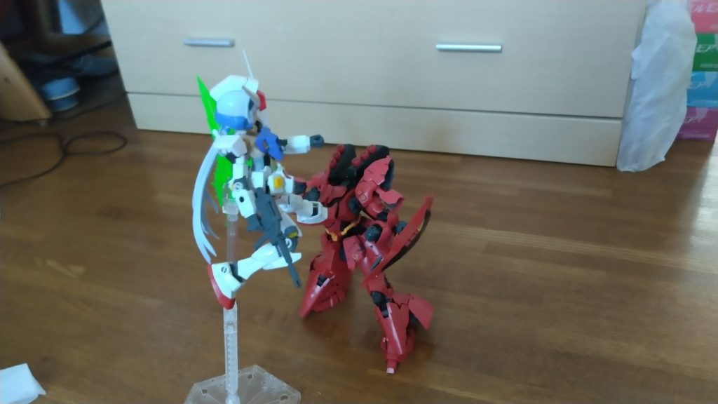 NGシーンガンダムちゃん「あたしはあんた程急ぎ過ぎても無ければ人類に絶望もしていないっ!!」シャア「白……っ!」