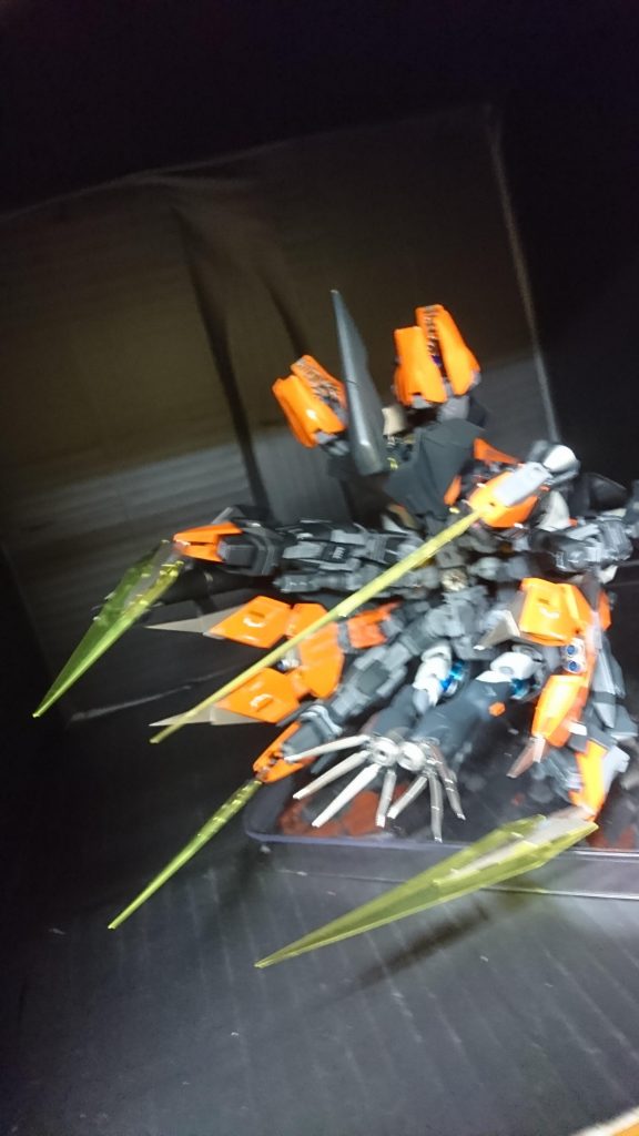 敵艦に近づいたところで、10本の足で、格闘戦に移行、その後イージスのスキュラをゼロ距離から…という私の中のイメージ。ルウムのシャアの高機動戦闘を連想しながら、ドゴス・ギアを始めとしたティターンズ艦隊を蹂躙していくところを想像しながら見ていただければ幸いです。