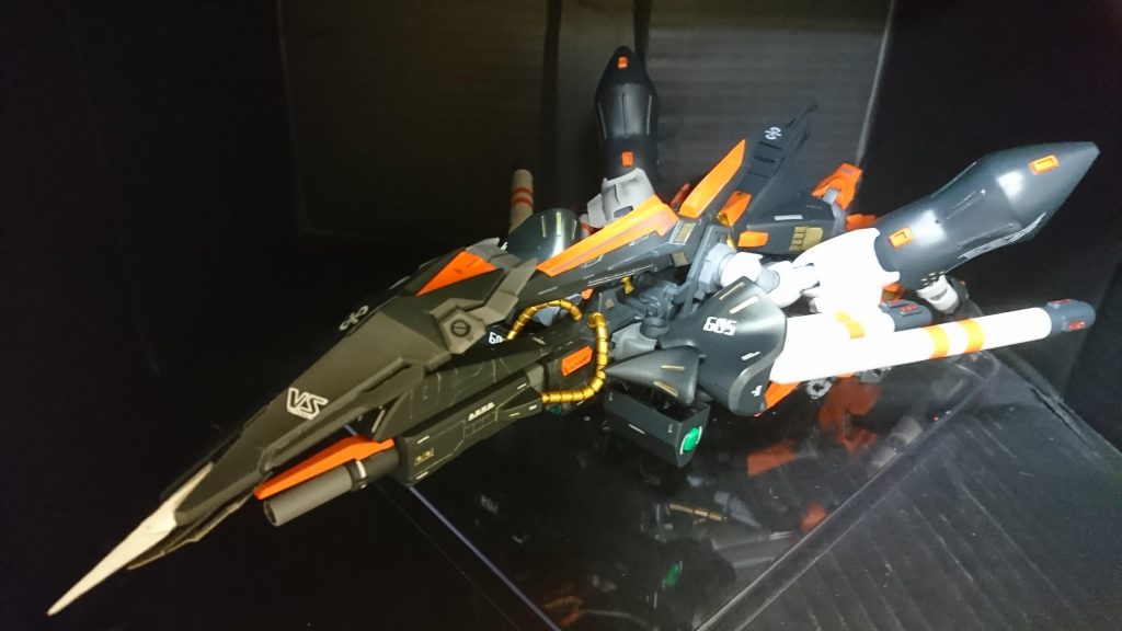 色々、余っていたパーツをくっつけました。モチーフ／イメージは、サソリとイカです。