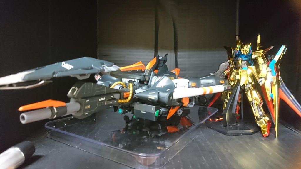 大きさ比較過去作のHGのデルタ(私の中では百式をアストナージが改造した設定）