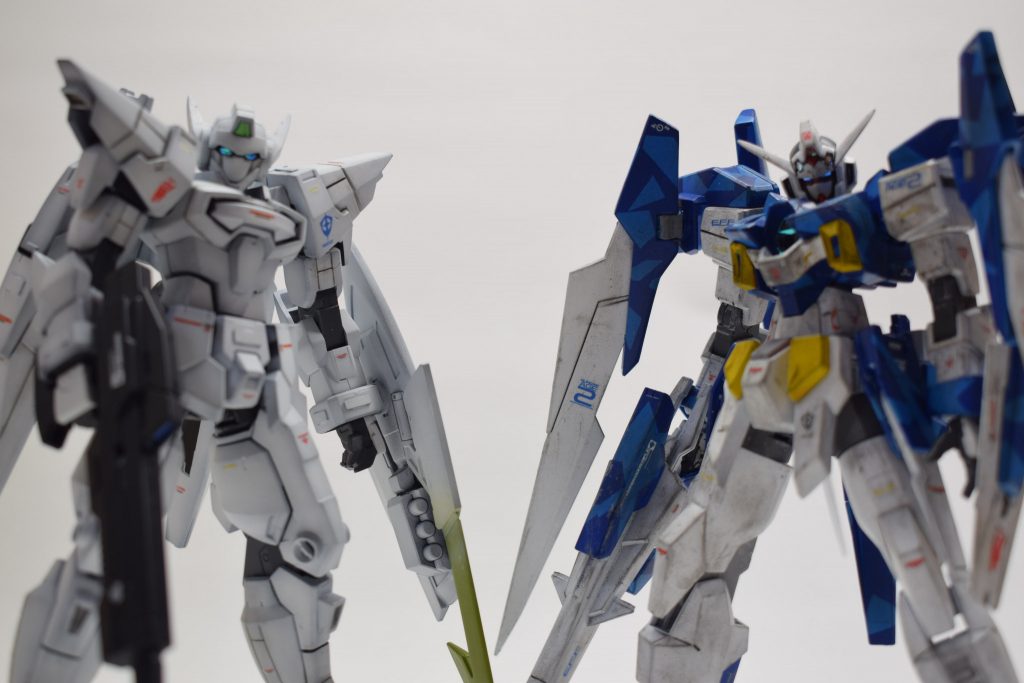 前作のAGE2スプリッター迷彩verとのそろい踏み。どちらも全塗装したので、生で見ると重厚感があって満足してます。