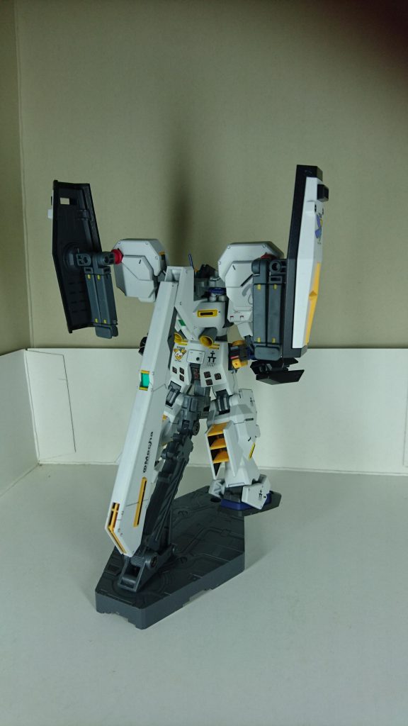 L.O.は英訳で余り物を意味する、レフトオーバーズから採りました