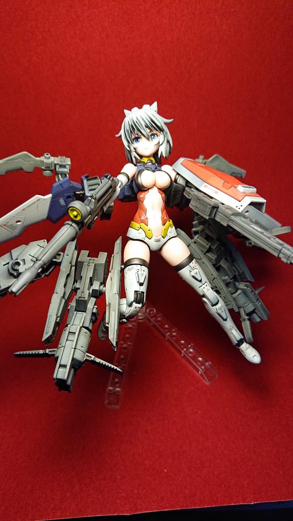 背中の空中戦仕様についていたマルチブースターを脚に重ねて装備。