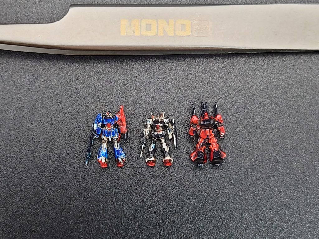 フィギュア塗り分け！Ｚガンダム　マークⅡ　リック・ディアス老眼では、この塗り分けが限界なり！先程も書きましたが、ウェザリングカラーで汚し過ぎの感があります（汗）