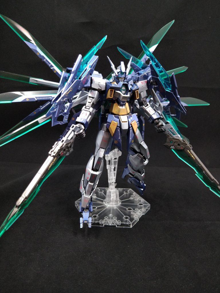 腰の剣分離させてナイフとしても使えます。