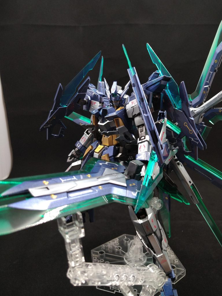 背中の剣3本合わせて大剣に