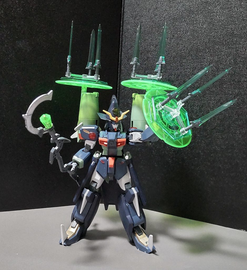 カオスガンダムの全景を見て、なんか魔法使いっぽいな、というのが以前からあったので、それを形にしてみたら想像以上のが出来上がりました。以上です。ご閲覧ありがとうございます。