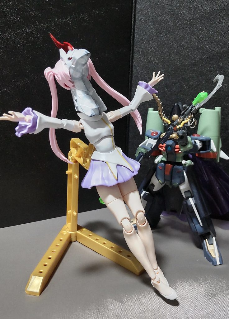 たまに変な生き物を呼び出すこともあるのもご愛嬌。「ぱんぱかぱーん♪」「えっ、魔神じゃない！？ウマ娘！？」※敵味方全体、問答無用でうまぴょい空間に放り込まれ、バトル終了。（クエスト失敗扱い）