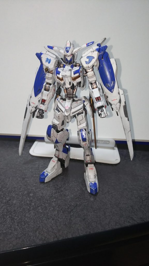 脚部、胴体、バックパックにスジボリしてディティールを追加しました