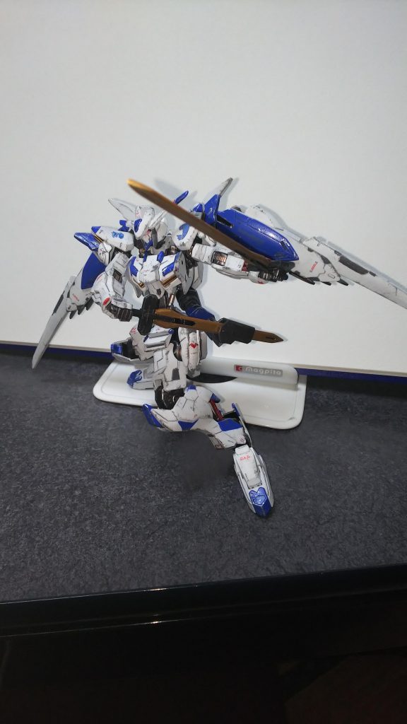 動力パイプなどのカラーは動画サイトでメタル何とかをイメージして塗装みました