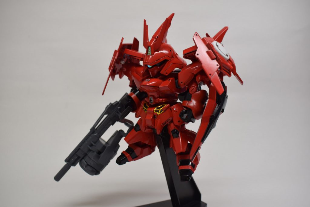 塗装は赤がハーマンレッド、黒がウィノーブラック、グレーが自作です。光沢感が強い塗料なのでトップコート吹いてません。試験的にサフも使用してません。御覧いただきありがとうございました。前回投稿でRGνガンダムを作る予定でしたが急遽こいつを作りました。夏休みも終わり本格的に大学の授業が始まるので、制作ペースは落ちますが作っていきます。次回はMGF91 ver2.0 かRGνガンダムを作ります。