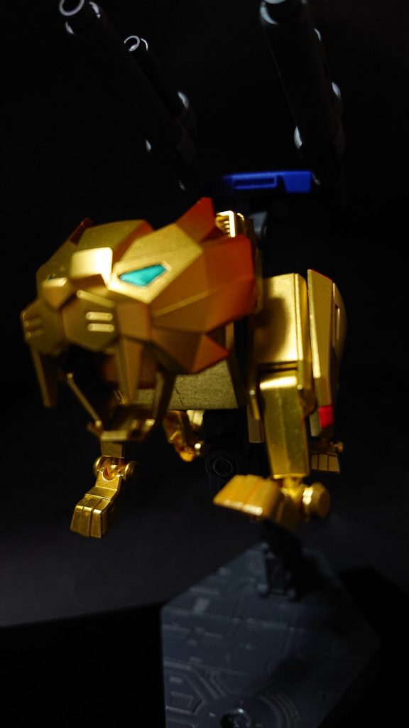獅子メカ胴体部分になるライオンですが、トライオン3のライオンをまんま使っています