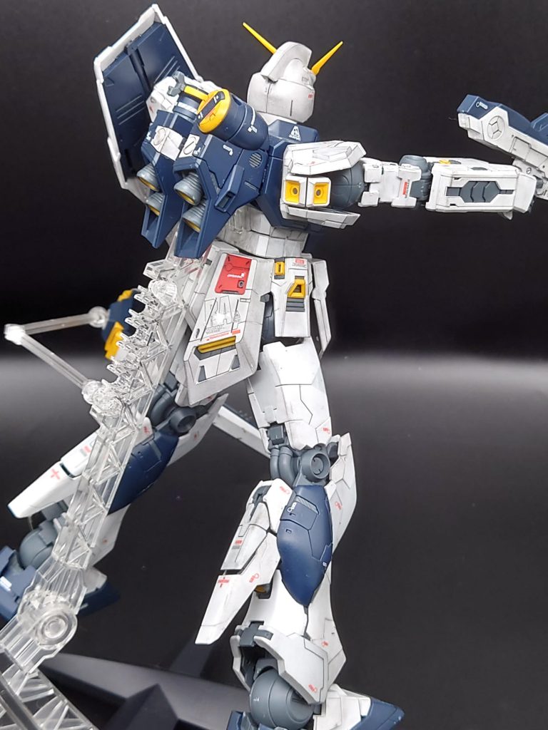 背中のフィンファンネル　重た過ぎて取り付けることが出来なくなってたので、外したまんま撮影しました…！