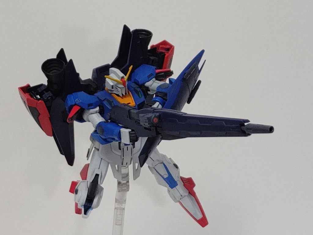 HGのキットに付属してるビームライフル類は妙に薄いのでテルティウムアームズのものを使っています。